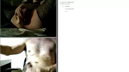 Stepmom Nini Divine gratisdanskporno fik en dosis cum på hendes store røv.