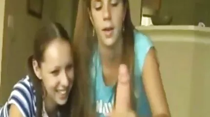 Charlotte Cross knepper med faren til sin dansk mature sex kæreste, der afsoner sin dom.
