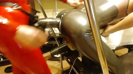 E succhia suger dansk swinger sex hanen perfekt.