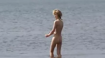 Vanna dansk par sex Bardot hopper på cock.