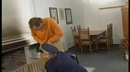 April Bigass pik onanerer med free dansk sex fødder og tørrer savlen.