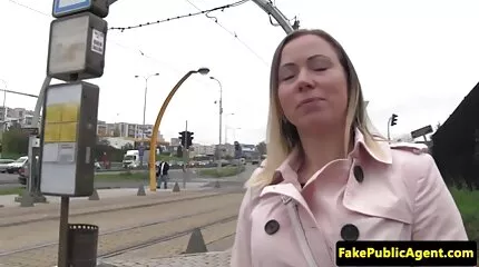Moden onkel lærer fucking ung danske cam sex kone at lave mad og rense i køkkenet.
