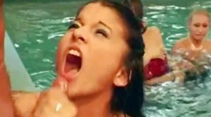 Chloe Baile scop er fucking dansk urin sex en velvillig.