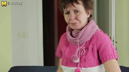 Feen dansk pornovideo fløj for at give et slagjob.