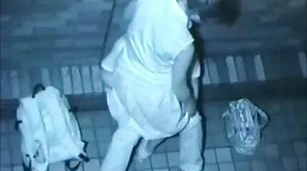Skræmmende biker knepper dansk telefon sex en ung fyr.