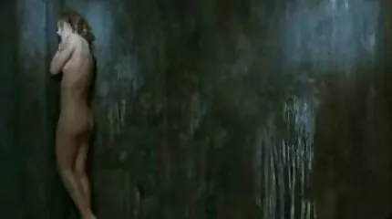 Han sutter pik med en bind for dansk debut sex øjnene.