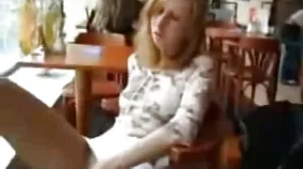 De uformelle dansk vintage sex øvelser i blæsejob.