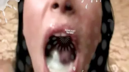 To haner dansk sex video til to huller af Angelica.