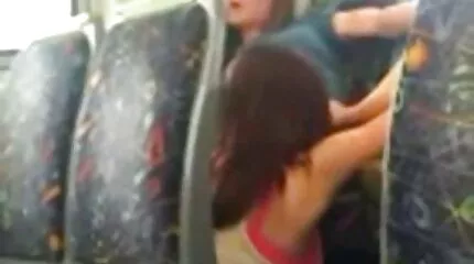 Karma r soddisfatto glædede fræk dansk sex sin kærestes fisse.