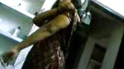Løb væk fra brylluppet og kneppet i en bar med en nabo. dansk webcam sex