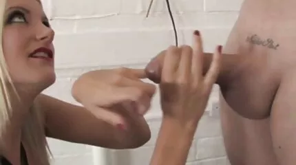 Rødhåret med store bryster knepper med sin vens dansk cam girl bror.